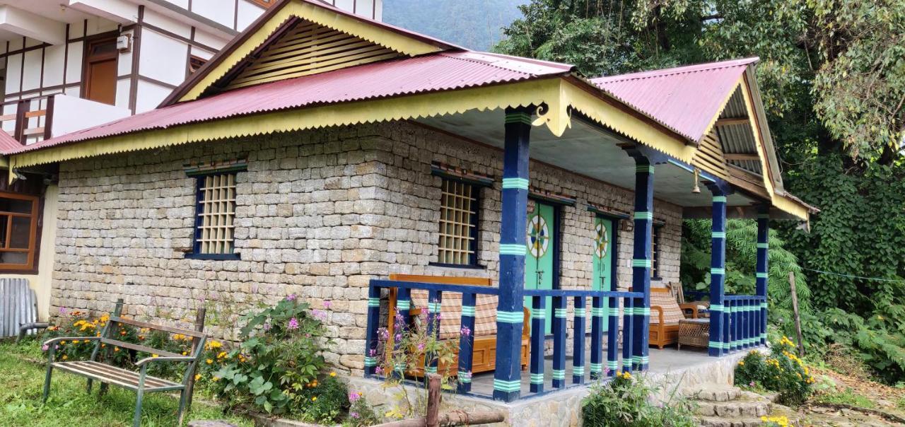Daragaon Retreat Apartment Pelling Exterior photo