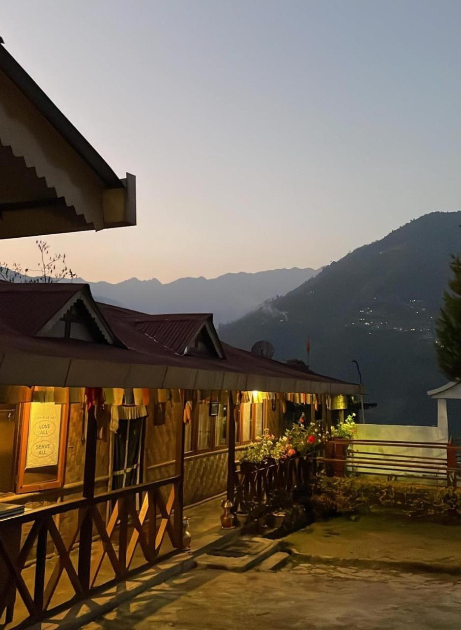 Daragaon Retreat Apartment Pelling Exterior photo