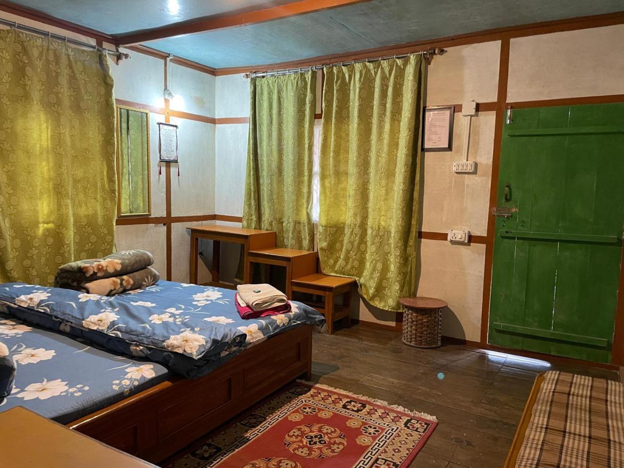 Daragaon Retreat Apartment Pelling Exterior photo