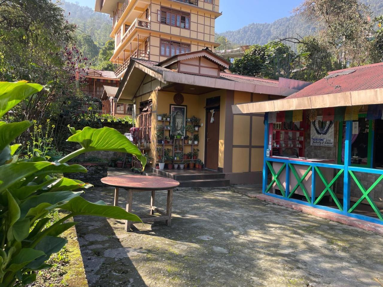 Daragaon Retreat Apartment Pelling Exterior photo